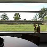 Holiday home Met De Kippen Op Stok - Vakantiehuisjes Baexem