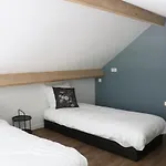 Holiday home Met De Kippen Op Stok - Vakantiehuisjes