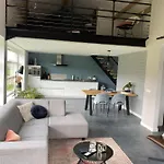 Holiday home Met De Kippen Op Stok - Vakantiehuisjes *