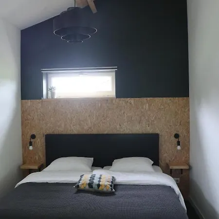 Met De Kippen Op Stok - Vakantiehuisjes Prázdninový dům *