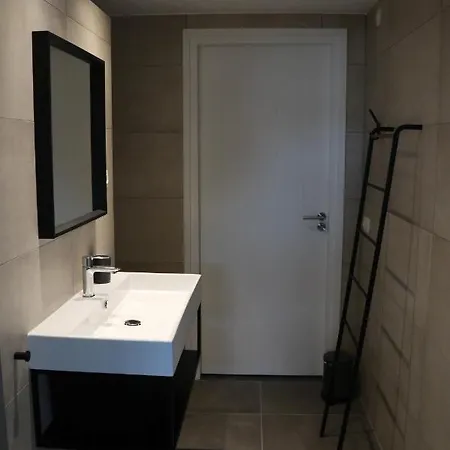 Ferienhaus Met De Kippen Op Stok - Vakantiehuisjes *