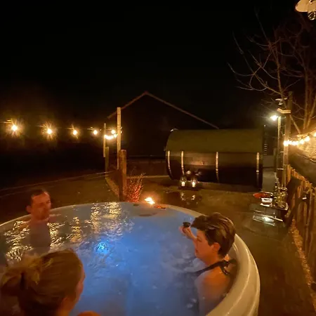 Met De Kippen Op Stok - Vakantiehuisjes * Baexem