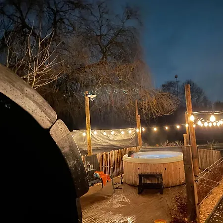 Ferienhaus Met De Kippen Op Stok - Vakantiehuisjes *