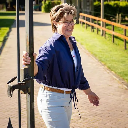 Met De Kippen Op Stok - Vakantiehuisjes * Baexem