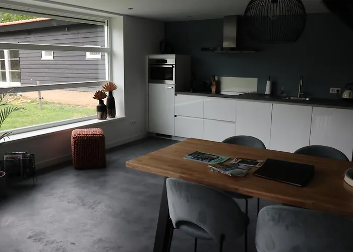 Holiday home Met De Kippen Op Stok - Vakantiehuisjes