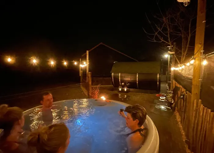 Met De Kippen Op Stok - Vakantiehuisjes * Baexem